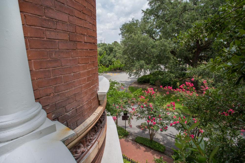 Johnny Mercer - Grand Superior Balcony King interior